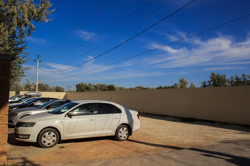 Пансионат в Прибрежном с автомобильной стоянкой. 