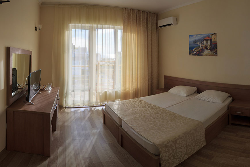 Фотографии отеля в Прибрежном (Западный Крым). 