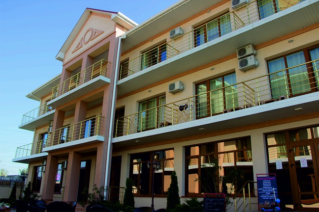 Евпатория, пансионат «Дюльбер» на берегу. 