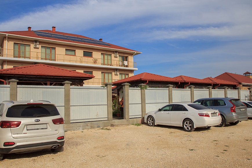 Пансионат в Прибрежном с автостоянкой. 